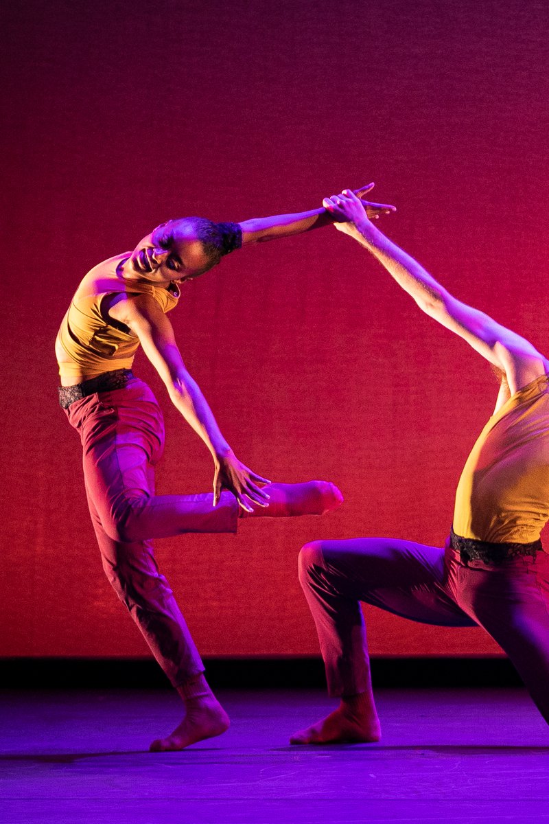 Hubbard Street Dance Chicago; Jamie Kraus photo