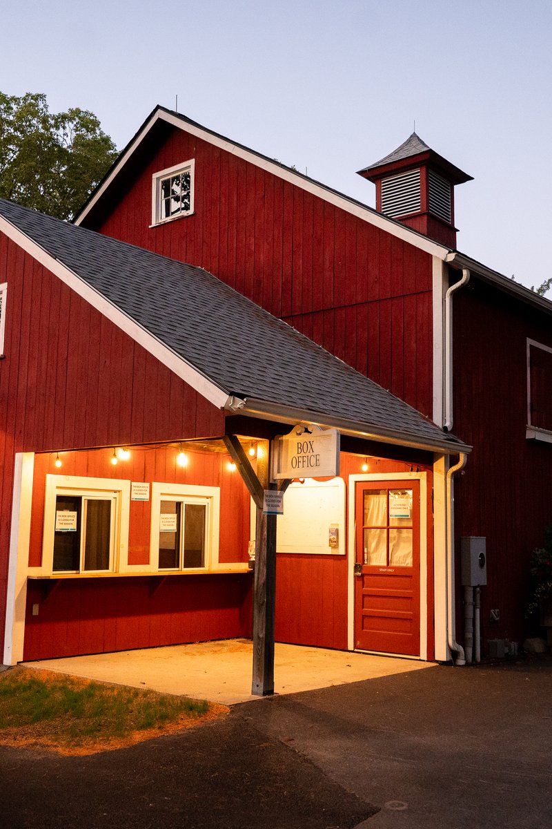 20250821_GroundsSunset_pGraceCopeland_0169