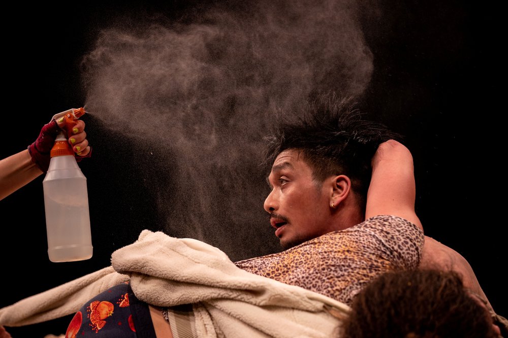 Carlo Antonio Villanueva in Faye Driscoll's "Weathering;" Maria Baranova photo