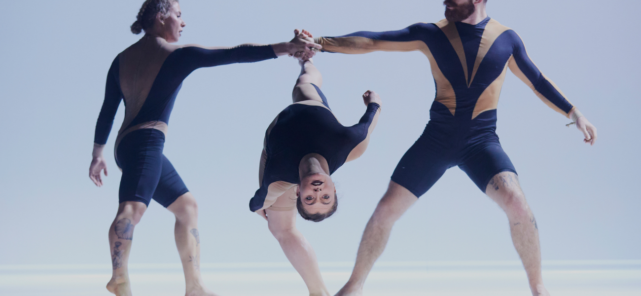 Circa Contemporary Circus; Andy Phillipson photo