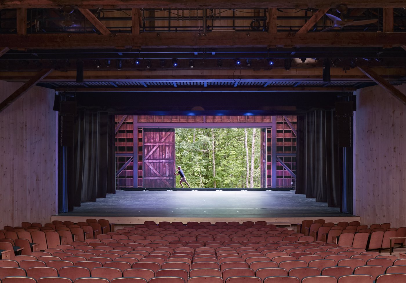 Flansburgh_JacobsPillowShawnTheatre_03 webres