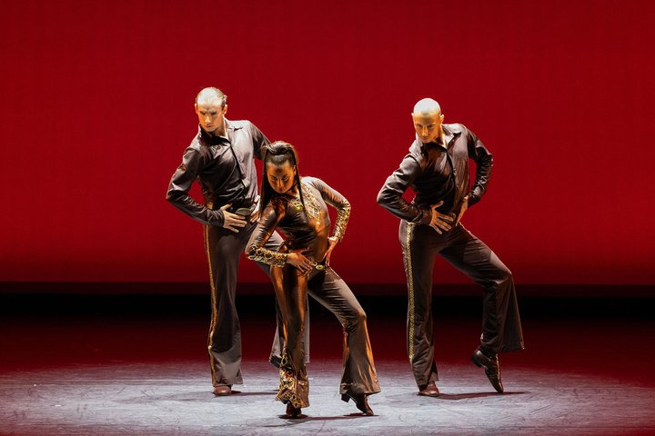 Hubbard Street Dance Chicago; KT Miller Photography photo