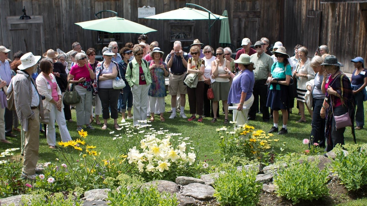 MemberVolunteerDay_HorticultureTour_2013EmWatson_courtesyJacobsPillowDance-6-Shortcut_WEB