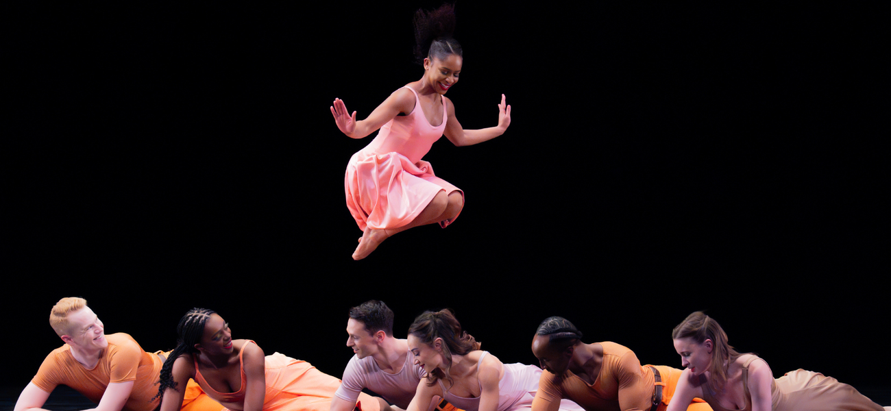 Paul Taylor Dance Company in Esplanade; Hisae Aihara photo