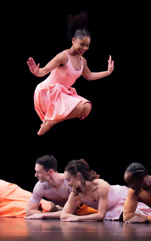 Paul Taylor Dance Company in Esplanade; Hisae Aihara photo