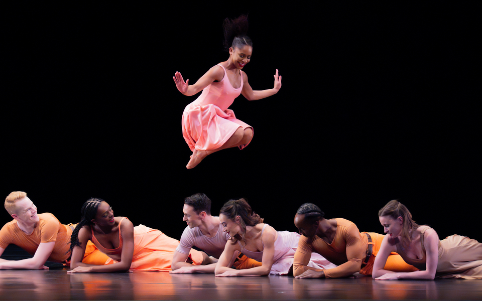 Paul Taylor Dance Company in Esplanade; Hisae Aihara photo